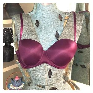 Like New Victoria’s Secret Burgundy Bra 36B